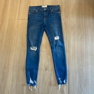 Free People Mid-Rise Skinny Jean in Medium Wash, size 26